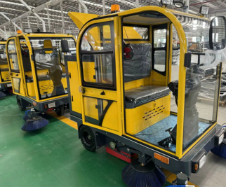 African Client Visits for On-Site Ride-On Sweeper Demonstration